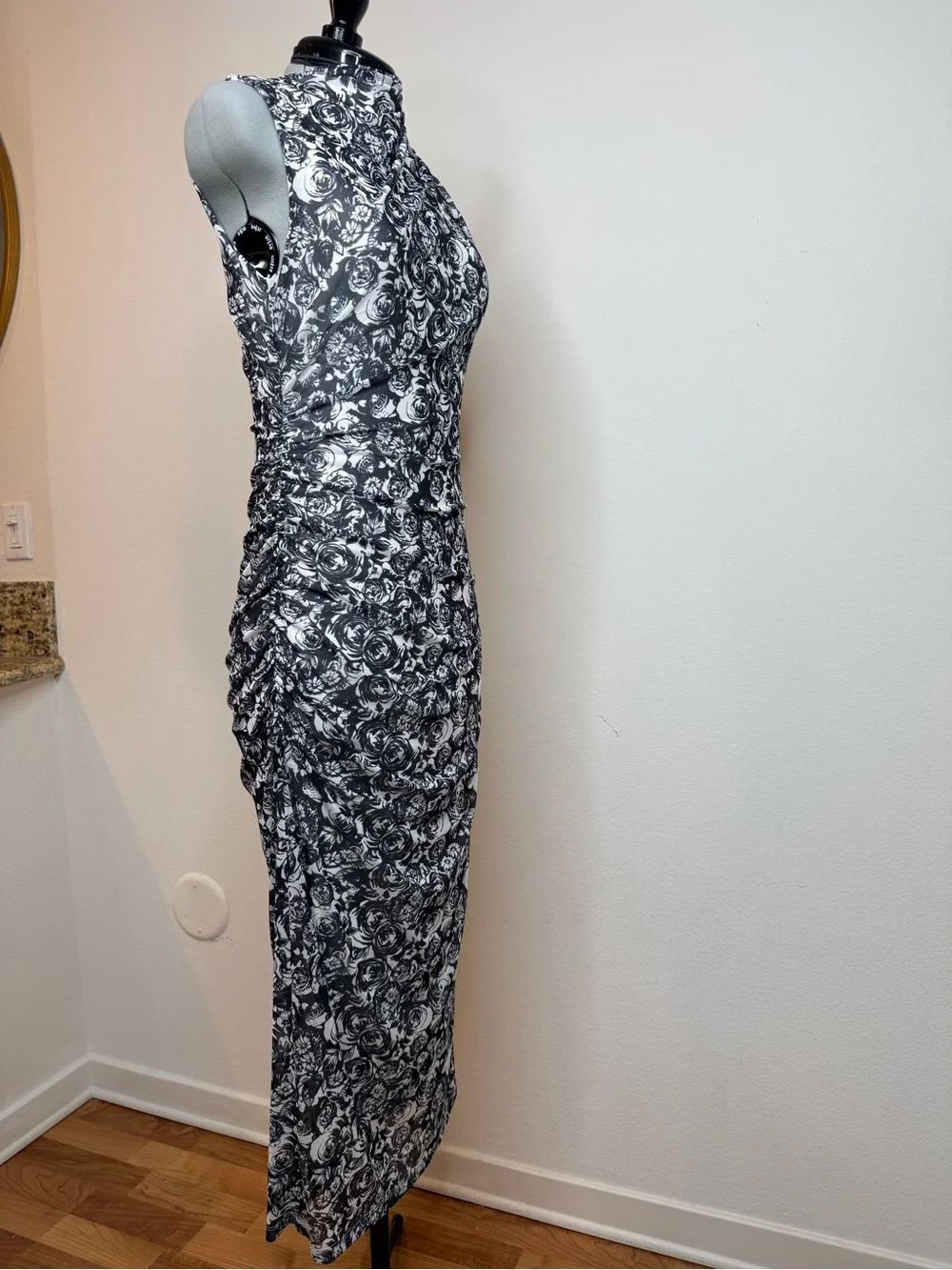 NWT Betsey Johnson Floral Rose Mesh Maxi Dress Black White M - Picture 3 of 7